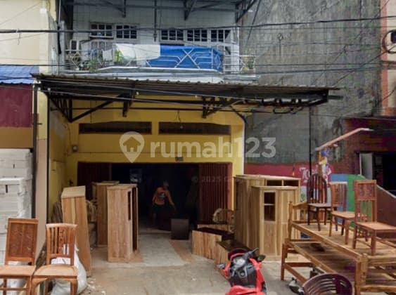 Shop House on South Veteran Street in Makassar with Certificate of Ownership