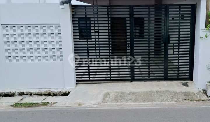 For Sale Beautiful House In The Center of Solo City Near Solo Square And Alila Hotel