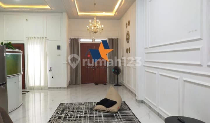 Dijual Rumah Cantik Siap Huni 2 Lantai di Graha Raya Bintaro