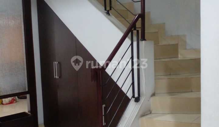 Rumah 2 Lantai di Taman Surya, Kalideres Jakarta Barat
