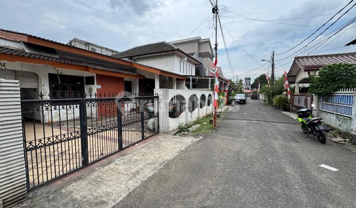 For Sale Strategically Located House in Pos Pengumben, West Jakarta