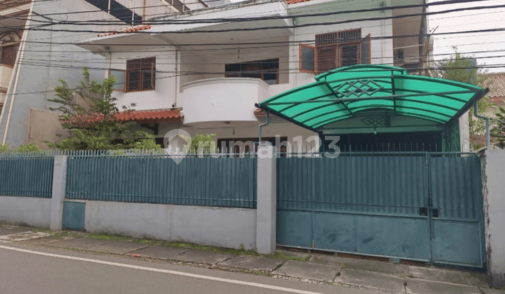 Strategic House in Cideng, Gambir, Central Jakarta