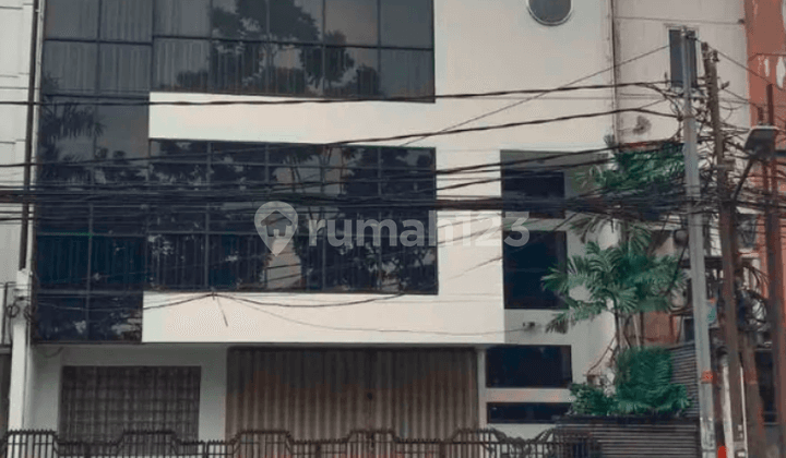 Disewakan Gedung 4 Lantai di Cideng Timur, Jakarta Pusat
