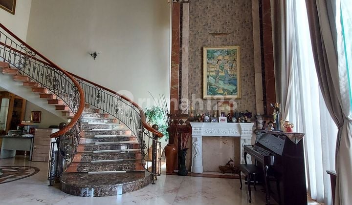 Luxurious 2-story house in the Gunung Sahari area