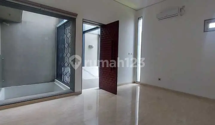 Rumah Baru Modern Minimalis 3 Lantai 4 Kamar Tidur Kawasan Elite Pondok Indah Jaksel