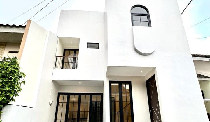 Rumah Baru Gress 2 Lantai Dekat Suhat di Tasikmadu