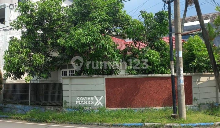 Rumah Siap Huni dan Usaha Apotek di Perum Araya PBI