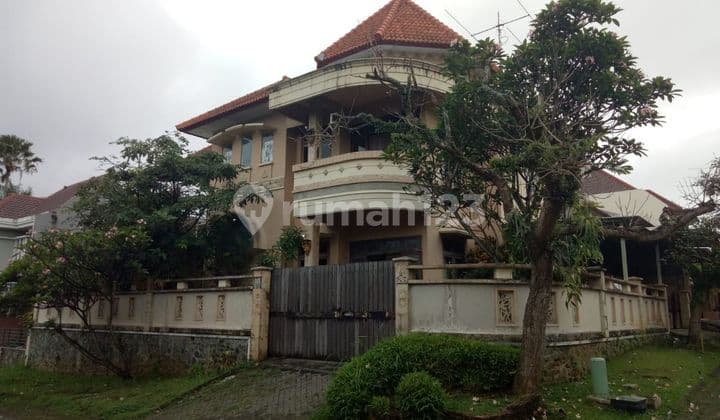 Rumah Pojok 2 Lantai di Perum Villa Puncak Tidar