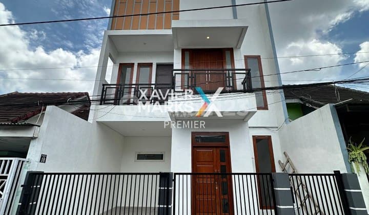 Rumah Baru 2 Lantai di Ikan2 Dekat Suhat