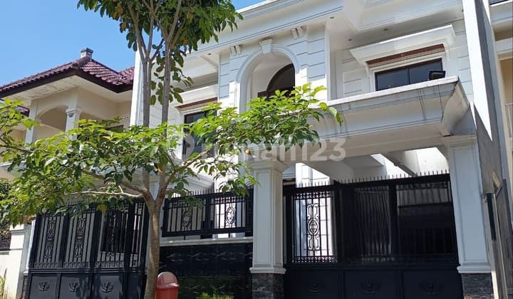 Rumah Klasik Modern Siap Huni di Perum Araya Malang