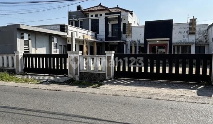 Cheap Spacious Warehouse on Main Road Axis in Pakis Malang