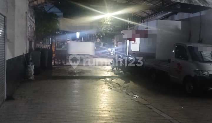Disewakan Gudang/Workshop Pinggir Jalan Raya di Jakarta Timur