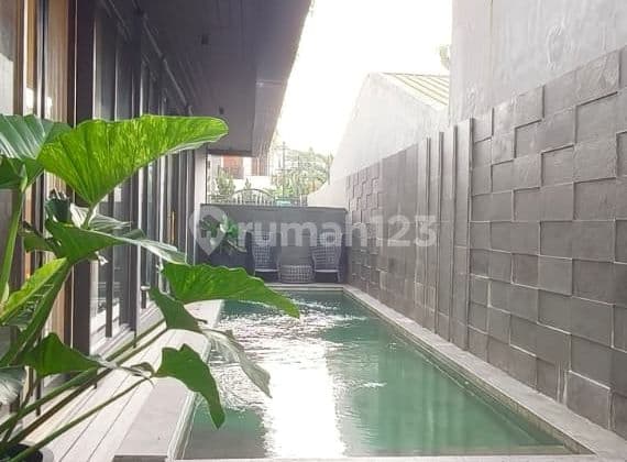 Rumah Mewah Ada Kolam Renang Dalam Komplek di Billymoon