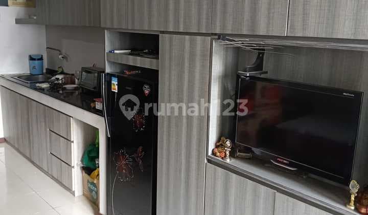 Quick Sale Studio Apartment in West Jakarta, Fully Furnished Ready to Occupy