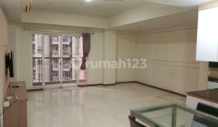 Jual Apartemen Semi Furnish di Royal Mediterania Garden Residence