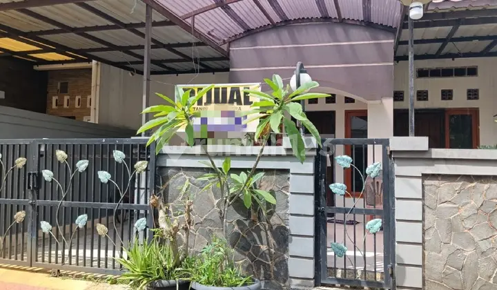 Ready-to-Occupy House, Strategic, Comfortable, Greenery, in Cimanggis Depok,