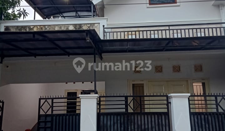 Jual Cepat,rumah 2 Lantai,siap Huni,di Tengah Kota Kaliwungu