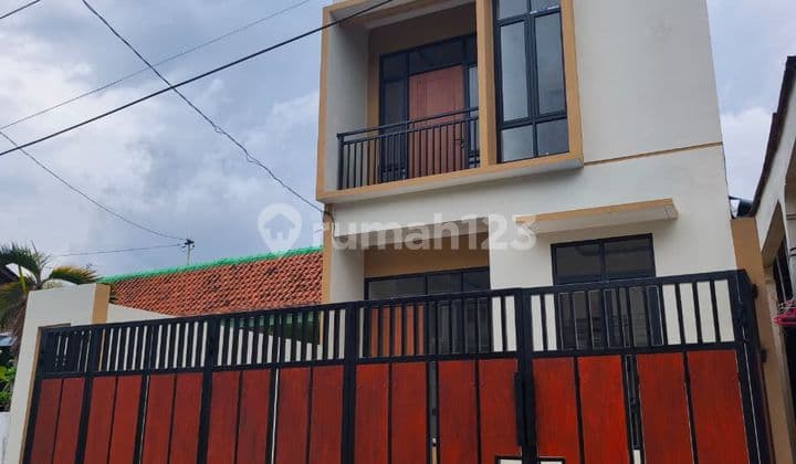 Rumah Modern 2 Lantai, Siap Huni, Istimewa di Kedungmundu Semaran