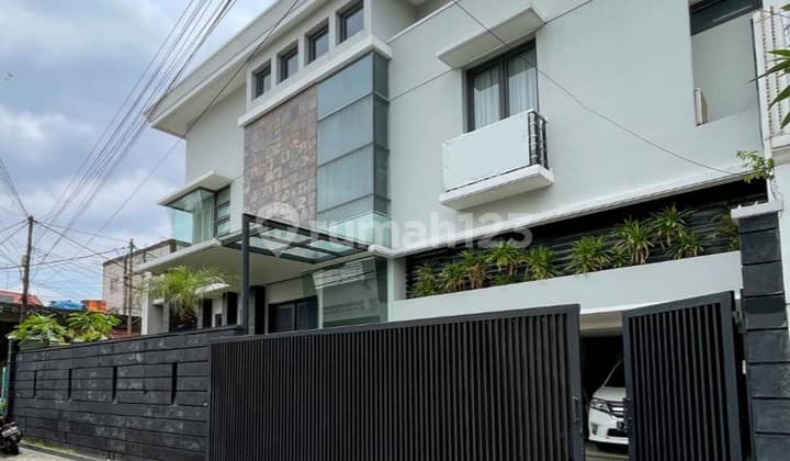 Rumah di Kemang Jakarta Selatan, Siap Huni dan bisa Nego
