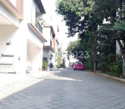 Rumah Sewa atau Jual di Bali Maisonette Jl Rs fatmawati Raya.