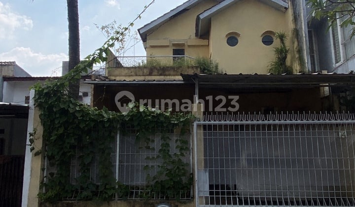 Rumah di Lebak Lestari Jakarta Selatan. Dekat MRT Lebak Bulus
