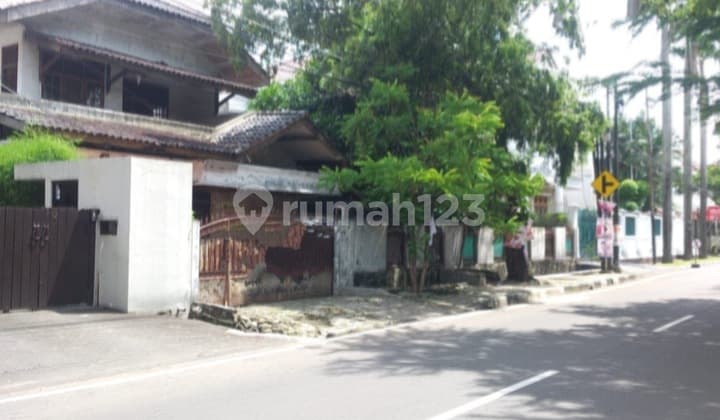 Rumah di Pejaten Raya Jakarta Selatan, Cocok Bangun Baru