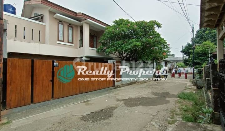 Flood-Free Home, Luxurious with Swimming Pool in Jatibening Complex.