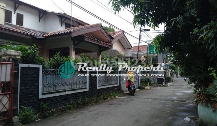 Rumah Sudut Dalam Perumahan Jatiwaringin Dekat Kecamatan Pd Gede