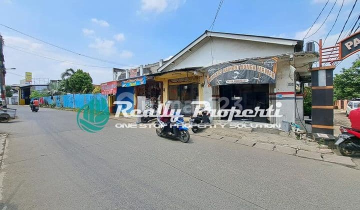 Rumah Berikut 4 Unit Kios di Jl Raya Kecapi Jatiwarna Bekasi