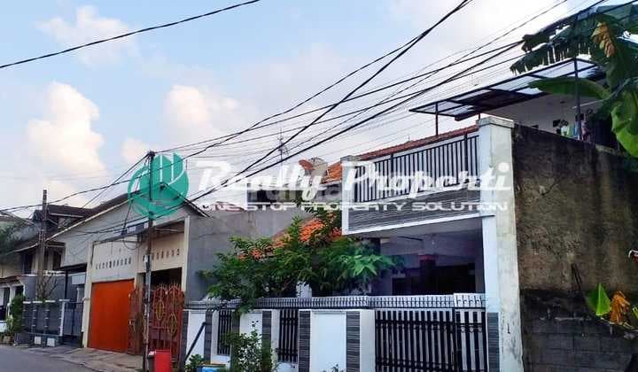 Rumah 2 Lantai Dekat Pintu Keluar Tol Jatibening Bekasi