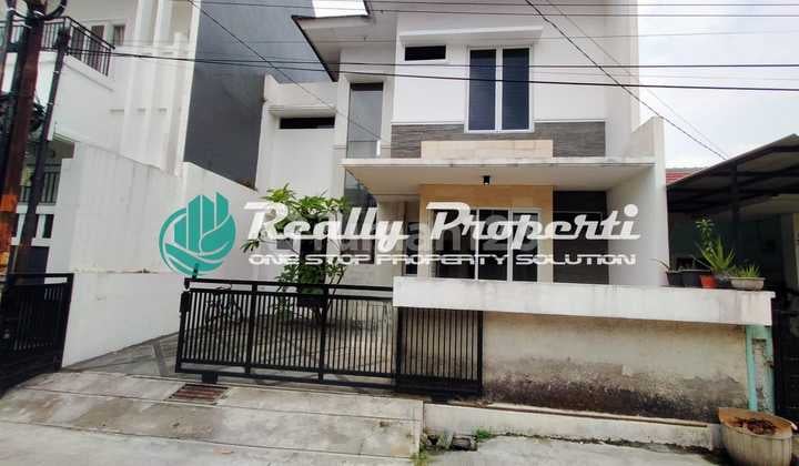 Rumah 2 Lantai SHM Lokasi Strategis di Galaxy, Bekasi