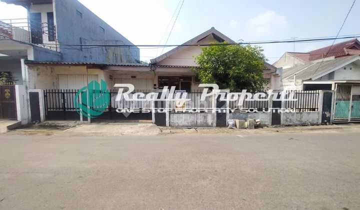 Tanah Dengan Bangunan Tua Di Jalan Utama Perumahan di Jatibening