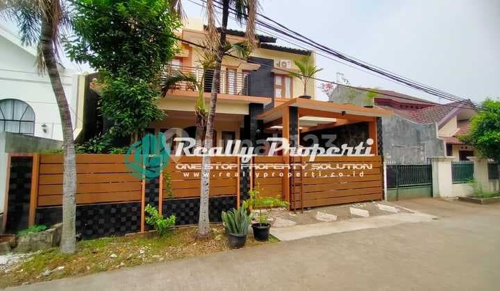 2-Story Complex House by the Main Road in Jatimakmur, Bekasi