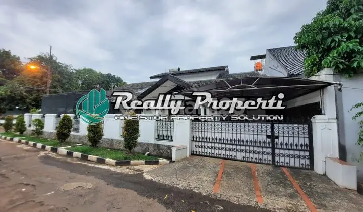 Rumah Luas Posisi Sudut di Perumahan Jatiwaringin Pd Gede Bekasi