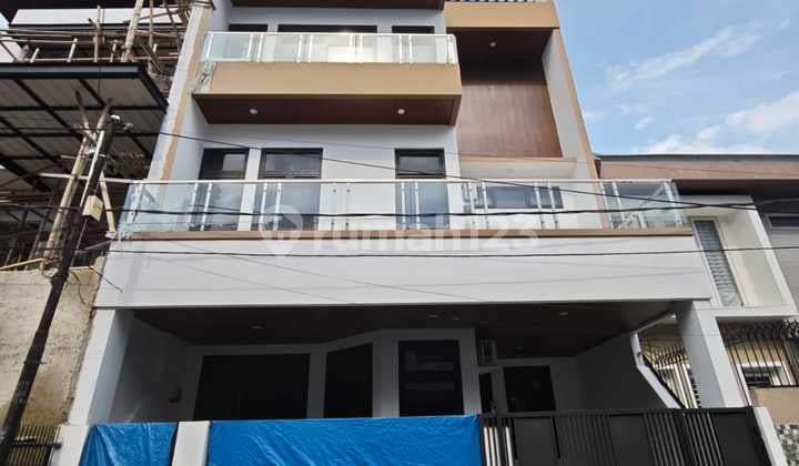 House for Sale in Puri Indah Block A