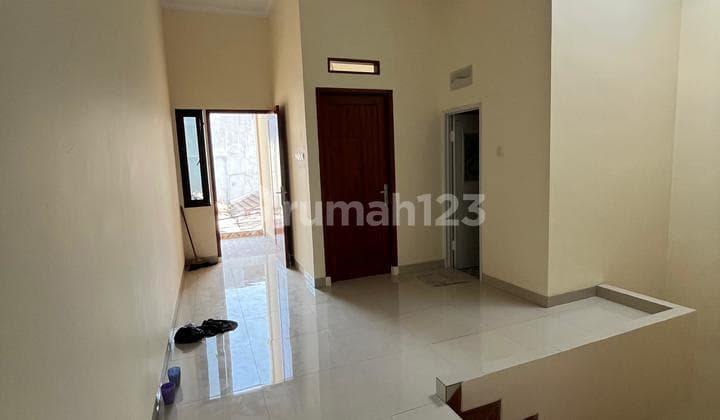 Rumah Baru Di Cipondoh Makmur