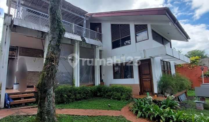 For Sale: 2-Story House With Spacious Yard in North Dago Hill, Bandung