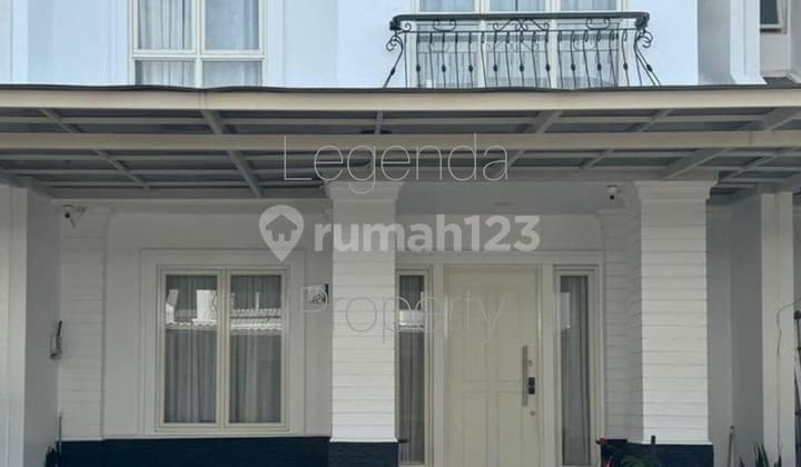 Rumah Putih Cantik Terawat Siap Huni