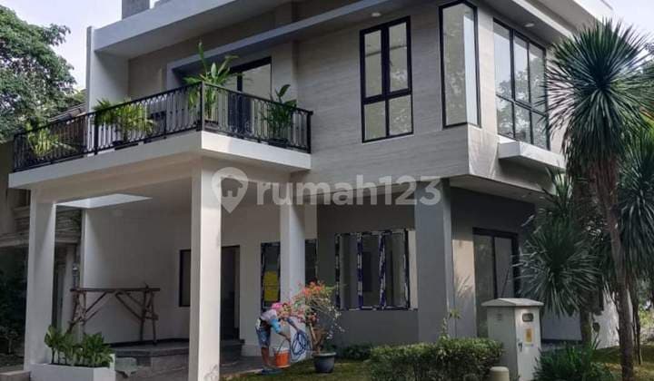 TURUN HARGA DI JUAL RUMAH HOOK SIAP HUNI BANGUNAN MANDIRI TIGA LANTAI BSD Vanya Park, Tangerang