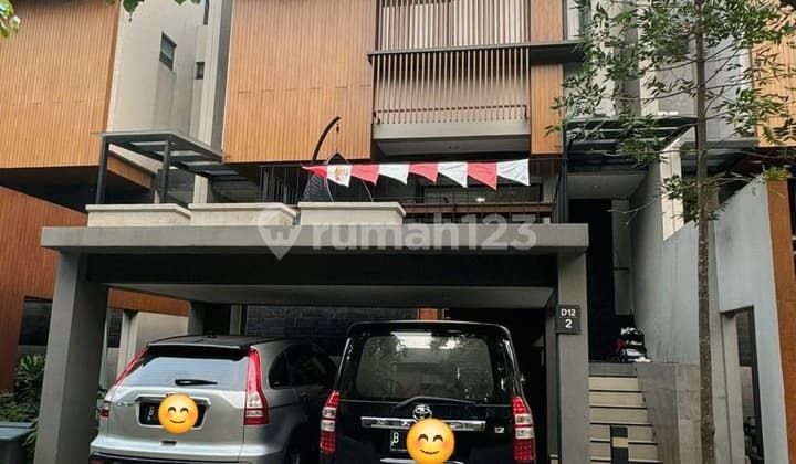 Dijual Bebas Banjir, Rumah, 3 Lantai di Caelus Type 8