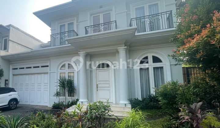 FOR SALE House WITH POOL IN Fontainebleau GOLF ESTATE BSD Bukit Golf, Tangerang