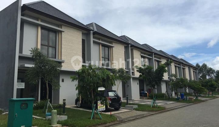 DI JUAL Rumah depan samping taman diBSD Eminent, Tangerang