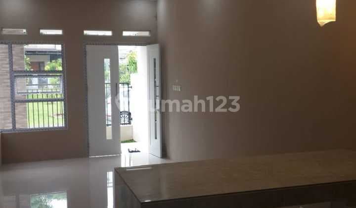 Rumah minimalis siap huni 1.5 lantai BSD Nusaloka, Tangerang