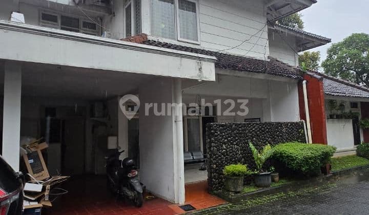 For Sale / Quick Sale Ready-to-Live and Spacious House in Kemang, South Jakarta