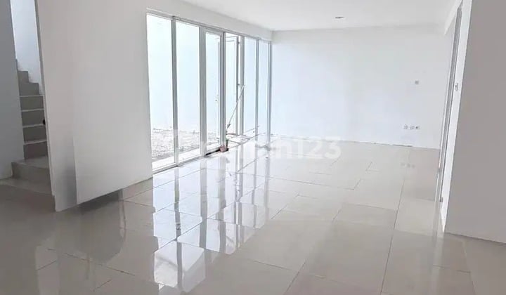 On 17, Green Court Lake House, Cengkareng for Rent