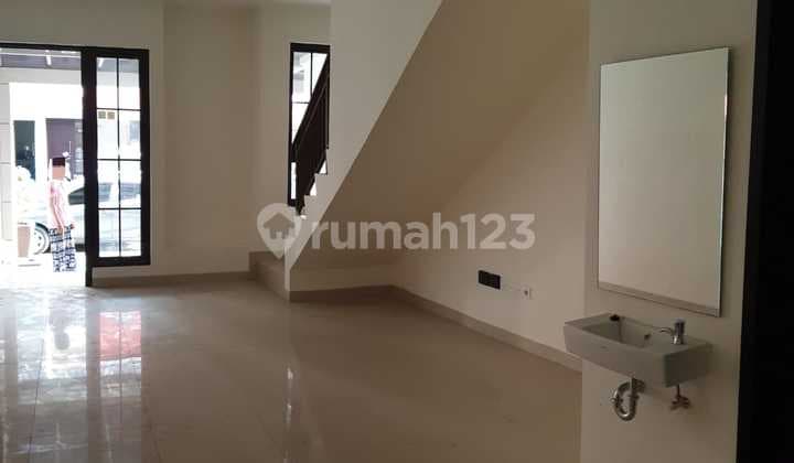 An 7 Disewa Rumah Uk 4X12 di Green Village, Cipondoh