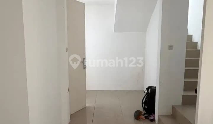 An 27 Disewa Rumah Uk 10X22 di Green Court Lake, Cengkareng