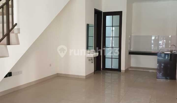 For Sale: A 6-unit House measuring 4x12 in Green Village, Cipondoh