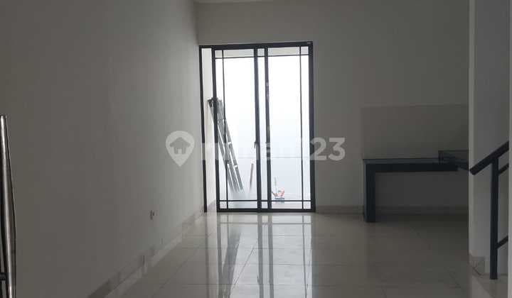 EN For Rent 6x15 Empty House in Green Lake City Min. 2 Years