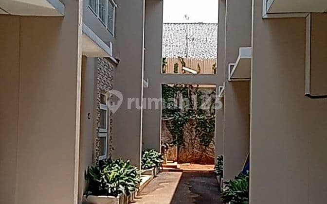 Disewa Rumah Baru Duren Sawit Jakarta Timur